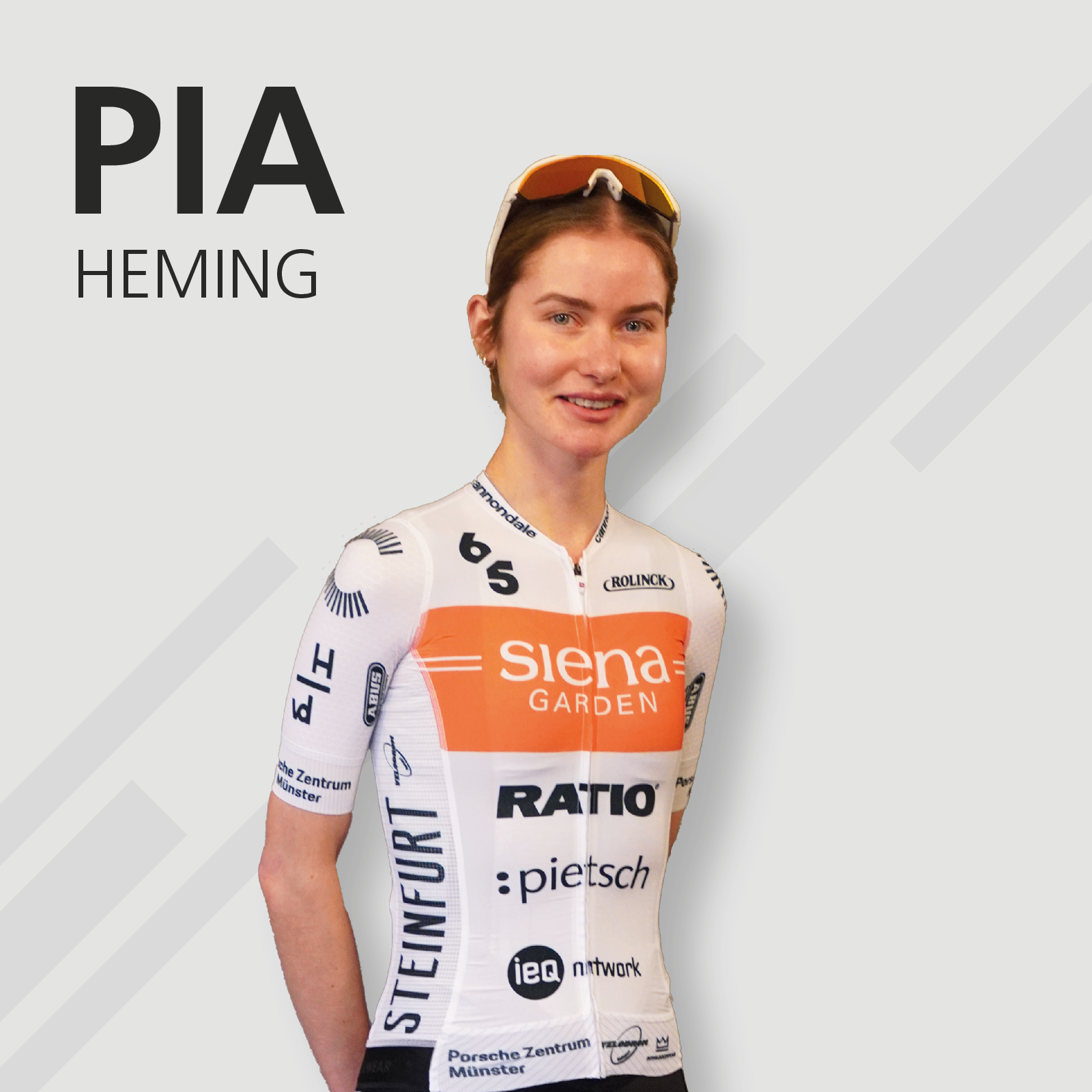 Pia Heming Siena Garden Racing Fahrerin mit Trikot