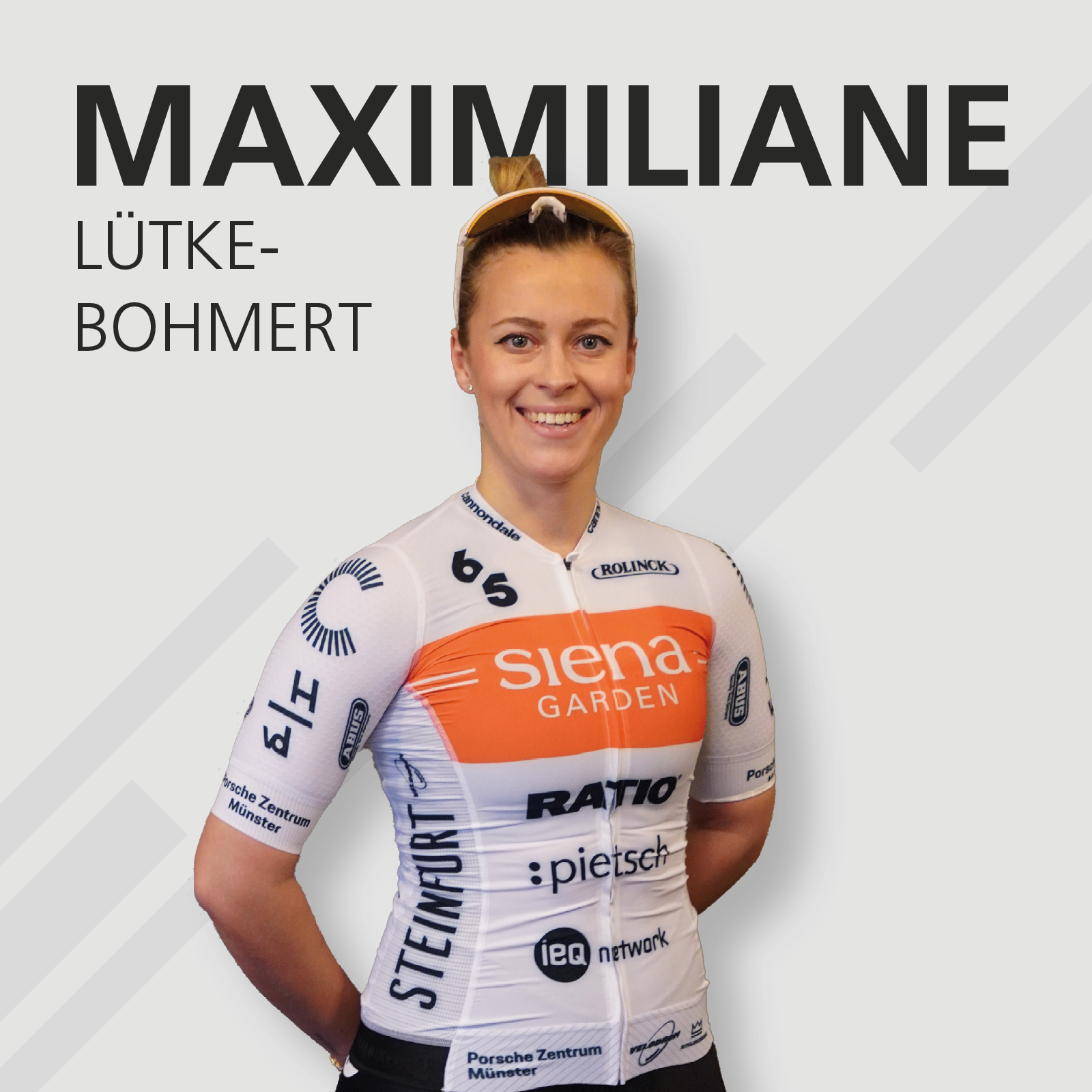 Maximiliane Lütke-Bohmert Siena Garden Racing Fahrerin mit Trikot